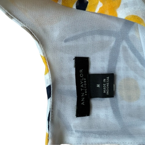 Ann taylor factory Floral Top in Yellow and navy - Picture 3 of 7